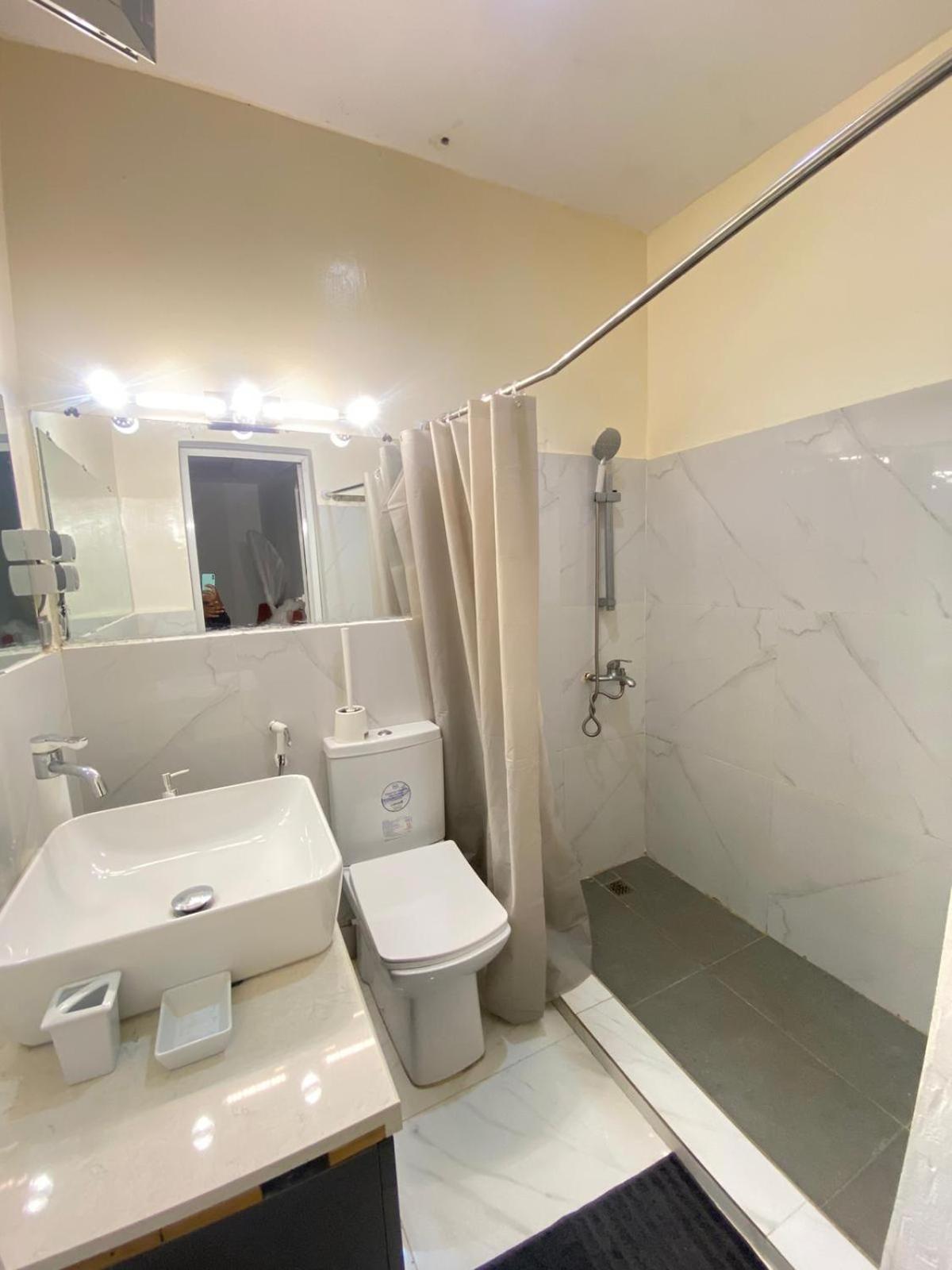 Appartement Luxe Idealement Situe A Dakar Luaran gambar