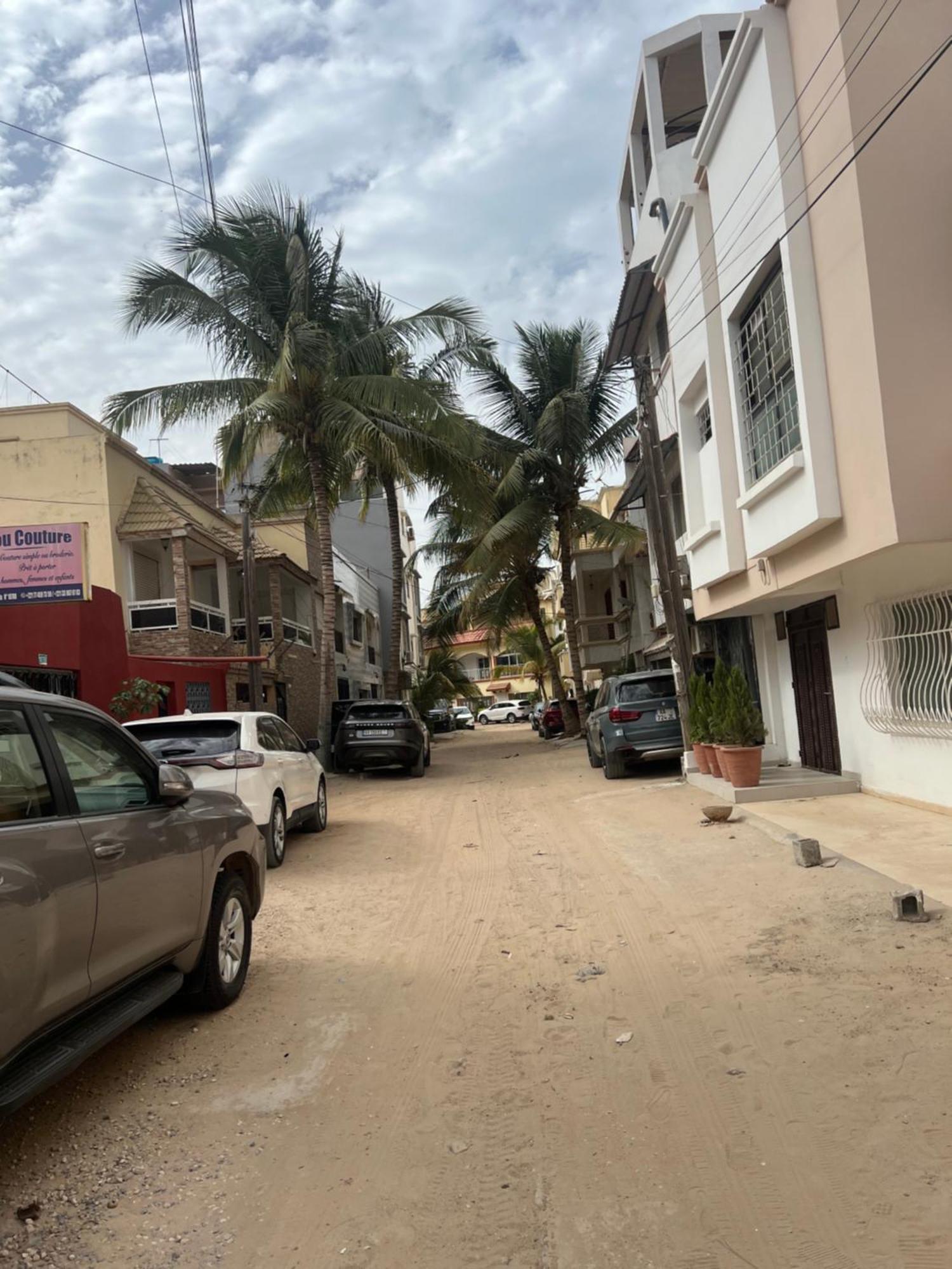 Appartement Luxe Idealement Situe A Dakar Luaran gambar